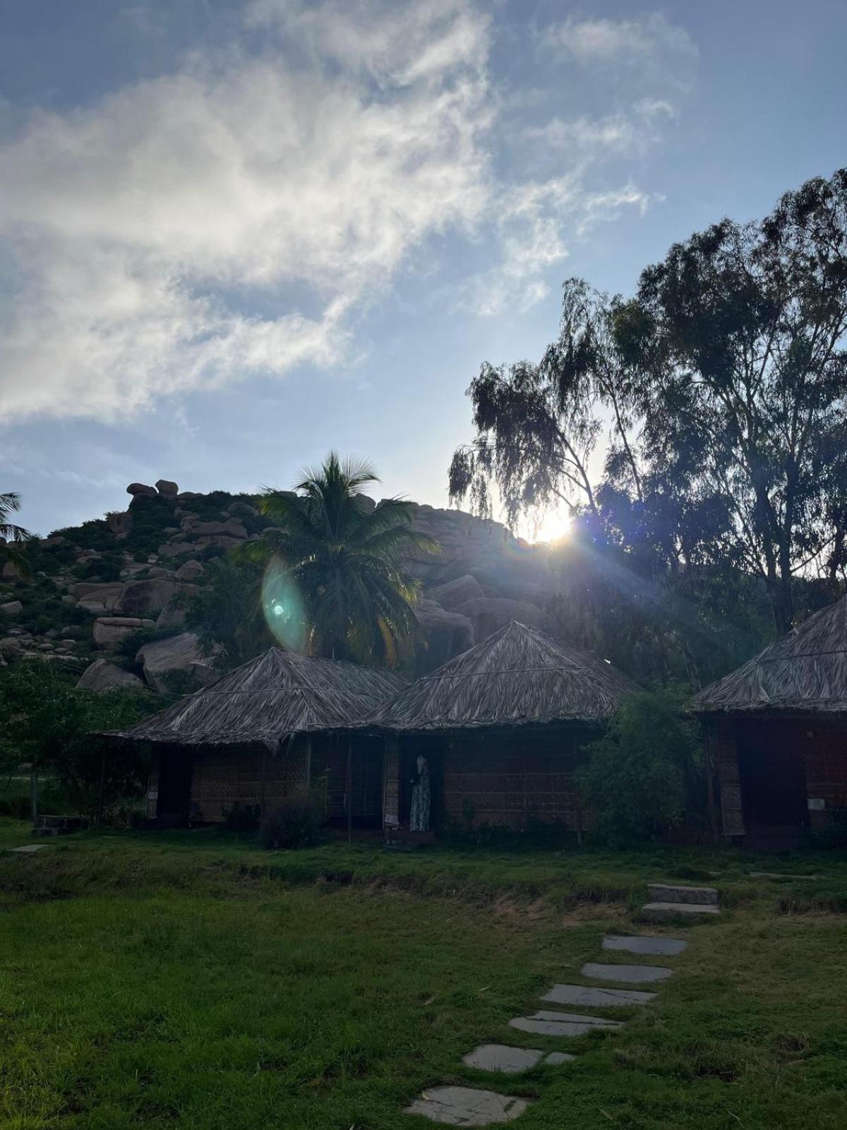 Banana Tree Home Stay Hampi Exterior foto